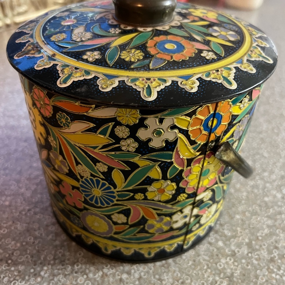 Vintage Daher Floral Enamel Tin